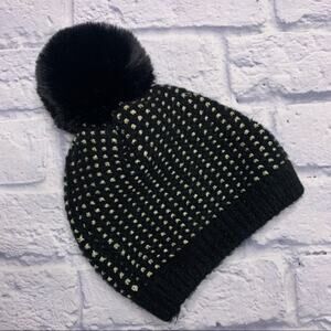 Tasha Pompom Beanie in Black